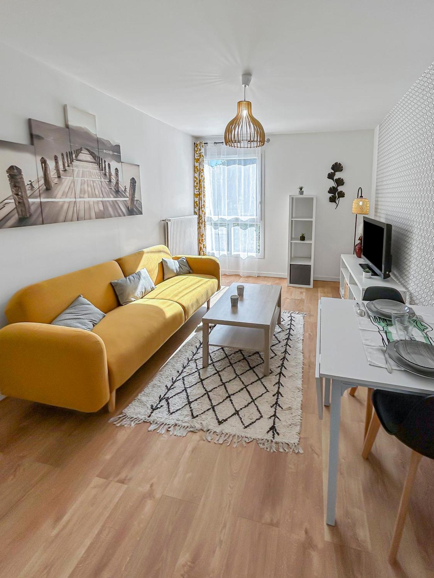 Lumineux, Wi-fi Et Parking Prive Apartment *